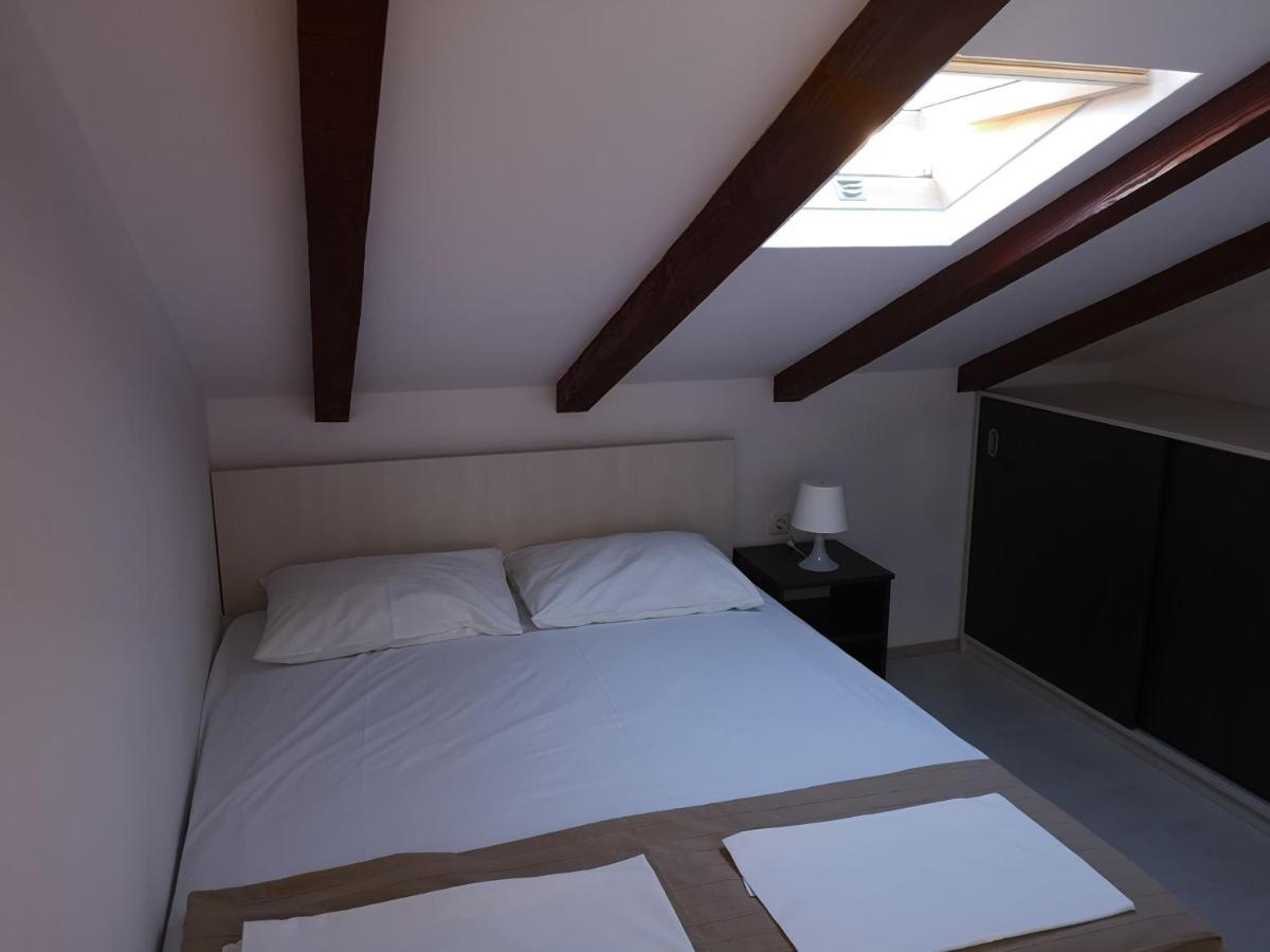 Apartments With A Parking Space Lopar, Rab - 16680 Exterior foto