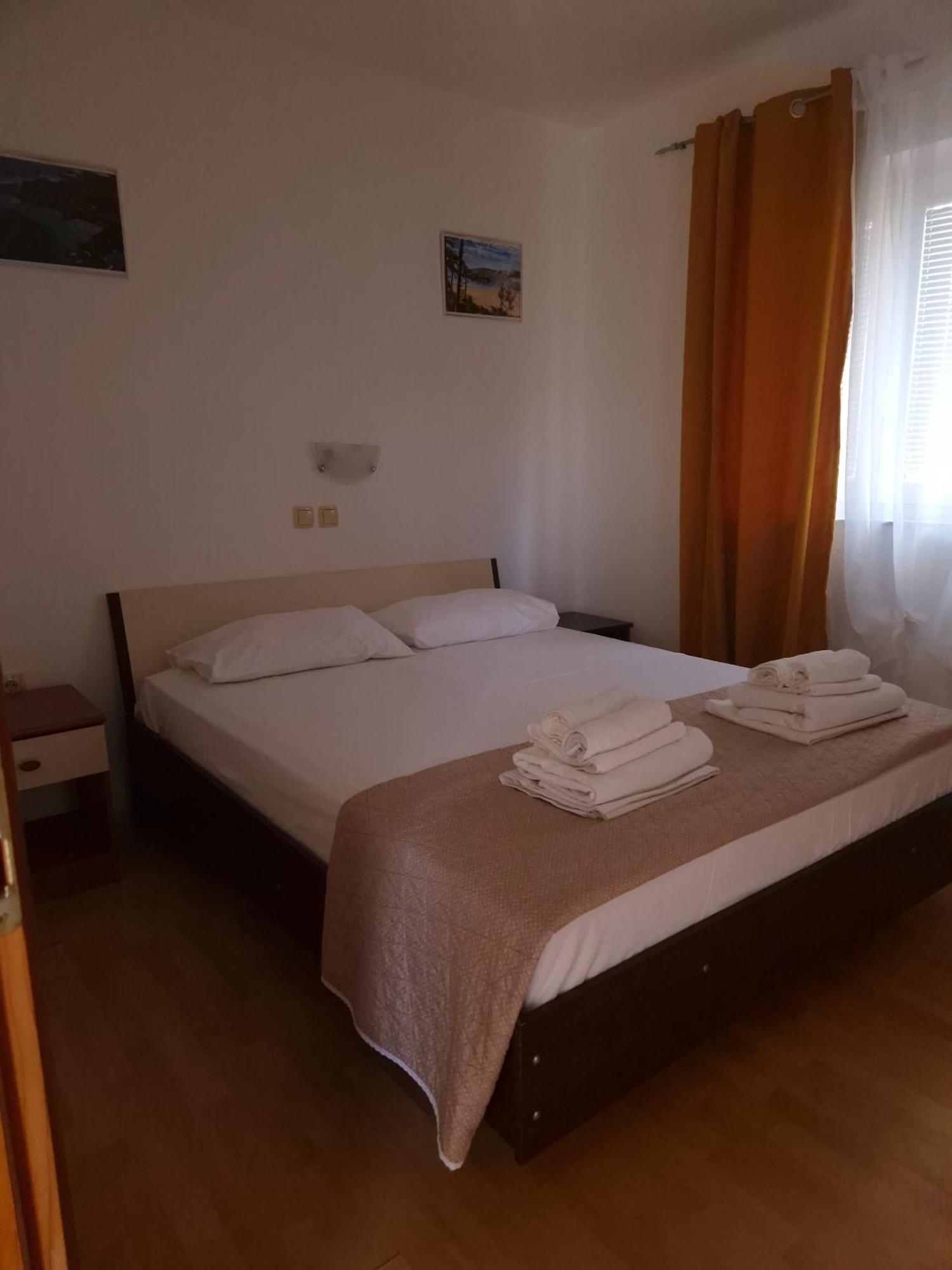 Apartments With A Parking Space Lopar, Rab - 16680 Exterior foto